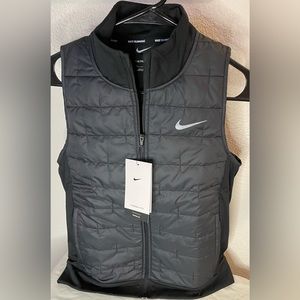 BRAND NEW W/TAGS NIKE WOMENS THERMA FIT RUNNING VEST SIZE SMALL!